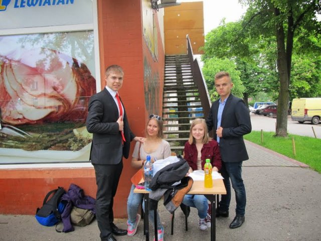 Rozegraj okolicę!